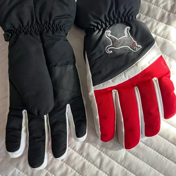 The Black Dog Red and Black Gloves - Picture 2 of 2